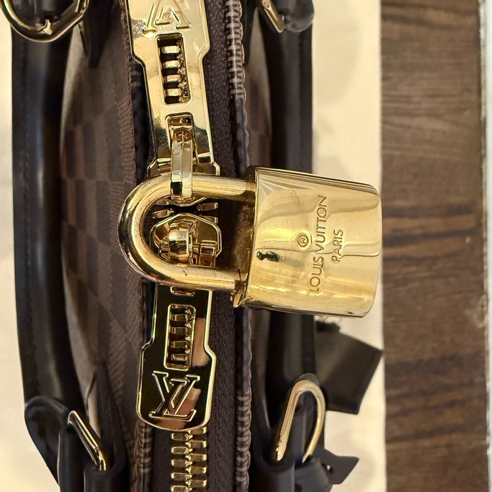 Louis Vuitton Alma PM in Damier Ebene - Picture 3 of 9